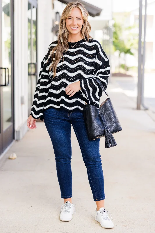 Wavy Comfort Sweater, Black-White